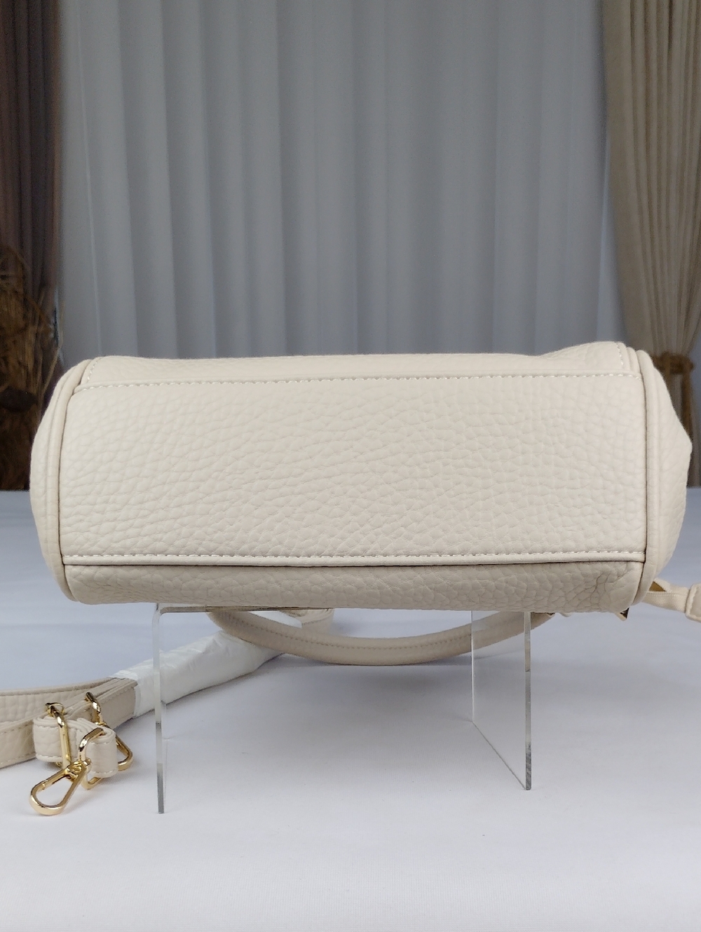 Angel Kiss Cream Tote / Shoulder Bag. - Picture 5 of 14